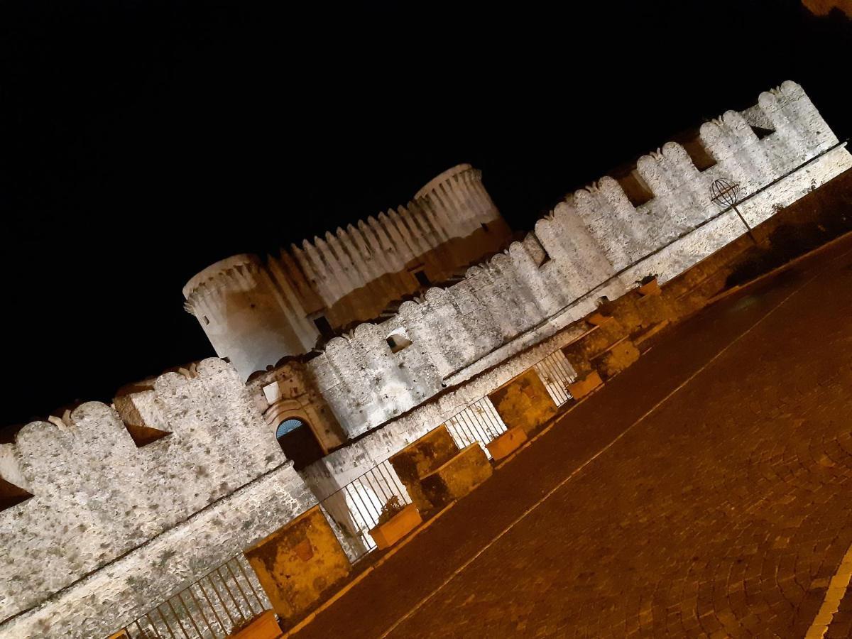 Appartamento Per Turisti Filoxenia Santa Severina Bagian luar foto